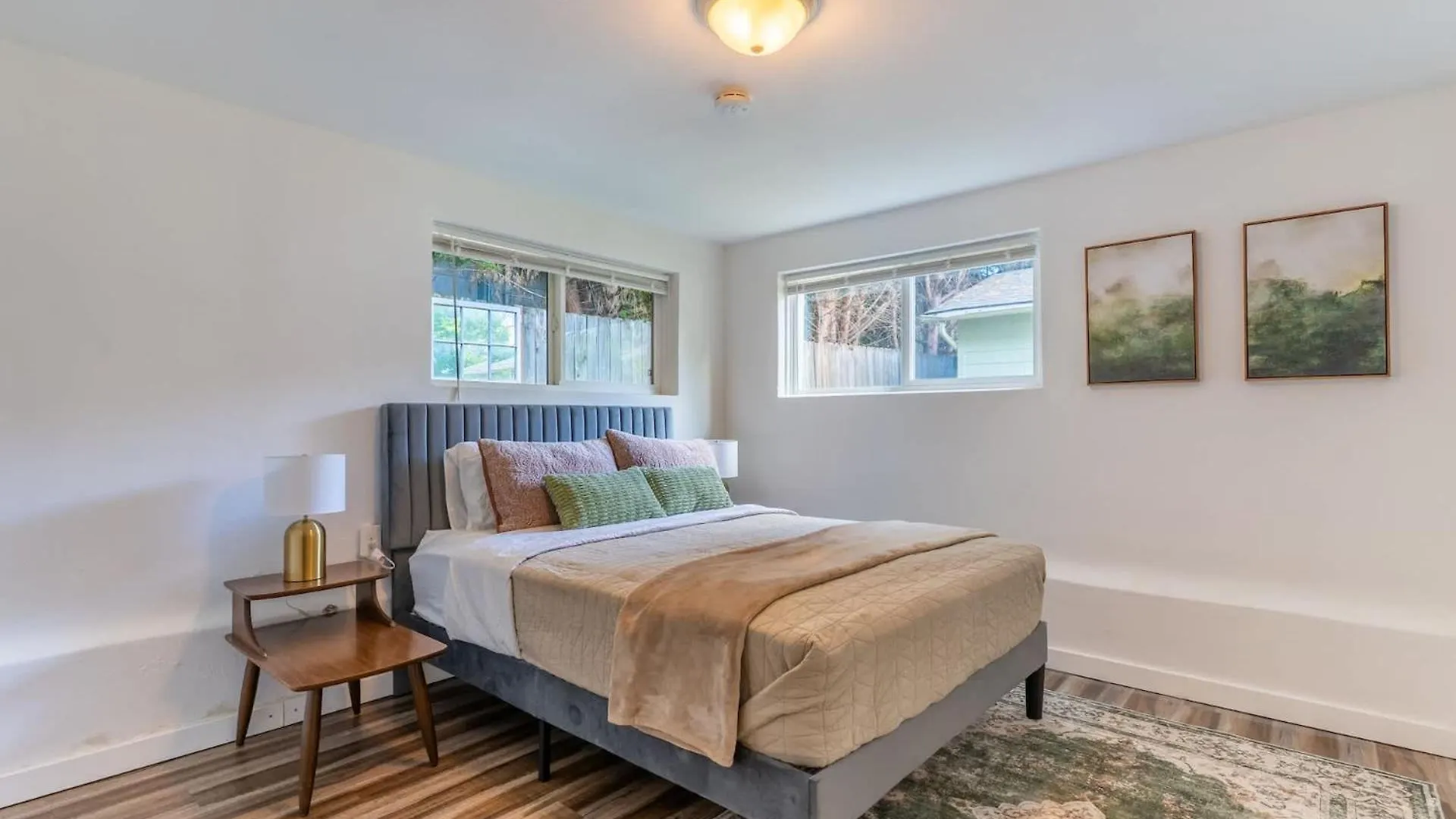 Entire Apt In South Seattle Workspace And Yard Holiday home